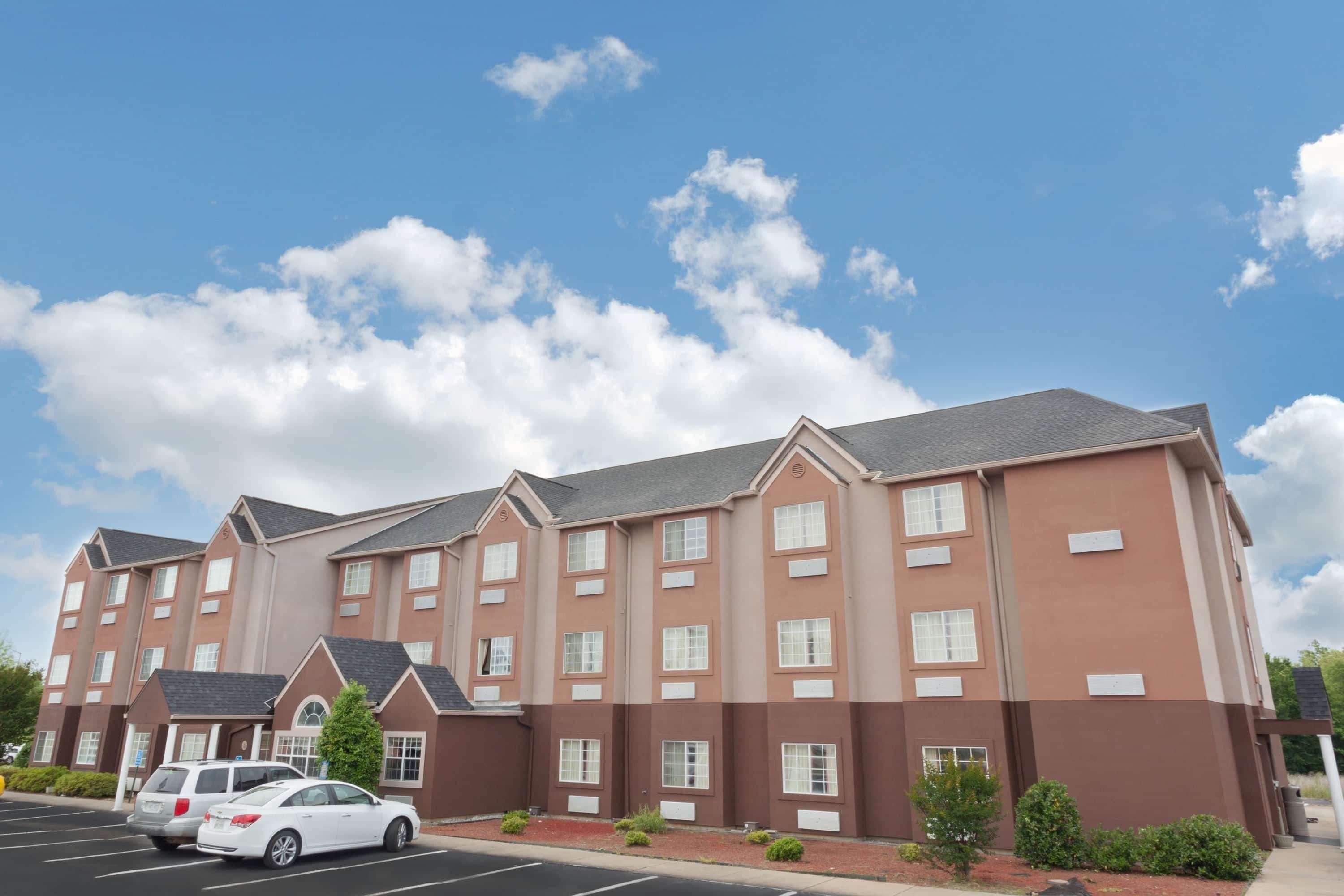 Microtel Inn & Suites By Wyndham Brandon Exterior photo